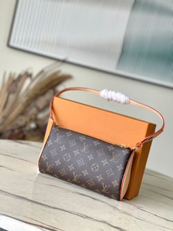 Louis Vuitton Pochette Tirette