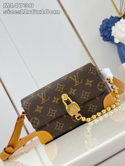 Louis Vuitton Steamer Wearable Wallet
