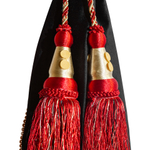 Шторы спального места с ламбрекеном и прихватами "Кисти" в кабину Volvo, Scania, MAN, DAF, Merc, Камаз, Sitrak, Shacman, Foton, FAW. Высота 1,5м, ширина одной стороны - 1,15м. Блэкаут, велюр. Черный цвет с бежевой бахромой и красными кистями