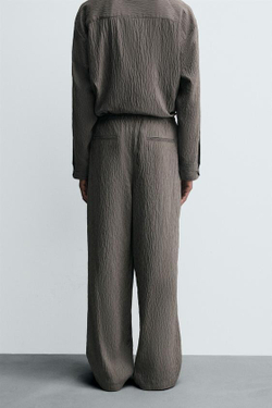 ZARA СТРУЯЩИЕСЯ БРЮКИ В ПОЛОСКУ С ЭФФЕКТОМ ЖАТОЙ ТКАНИ, СЕРЫЙ