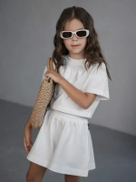 Летний костюм для девочки с шортами