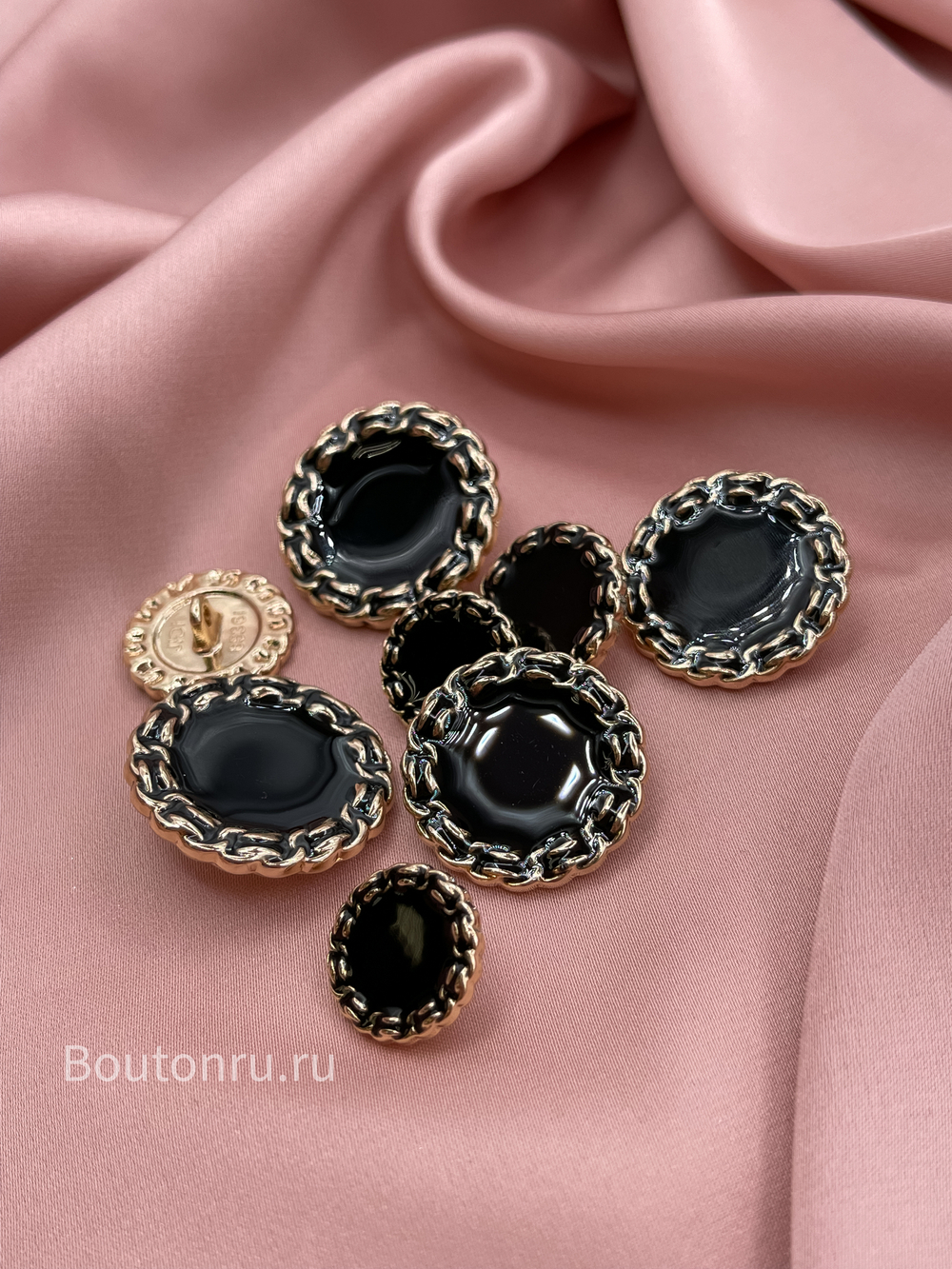 Пуговицы золотые с черной эмалью и ажурным краем