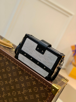 Louis Vuitton Petite Malle
