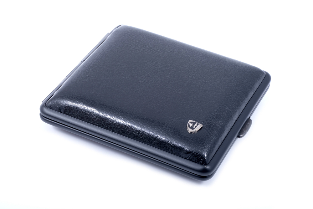 Портсигар Stoll на 18 сигарет, экокожа, Черный олень