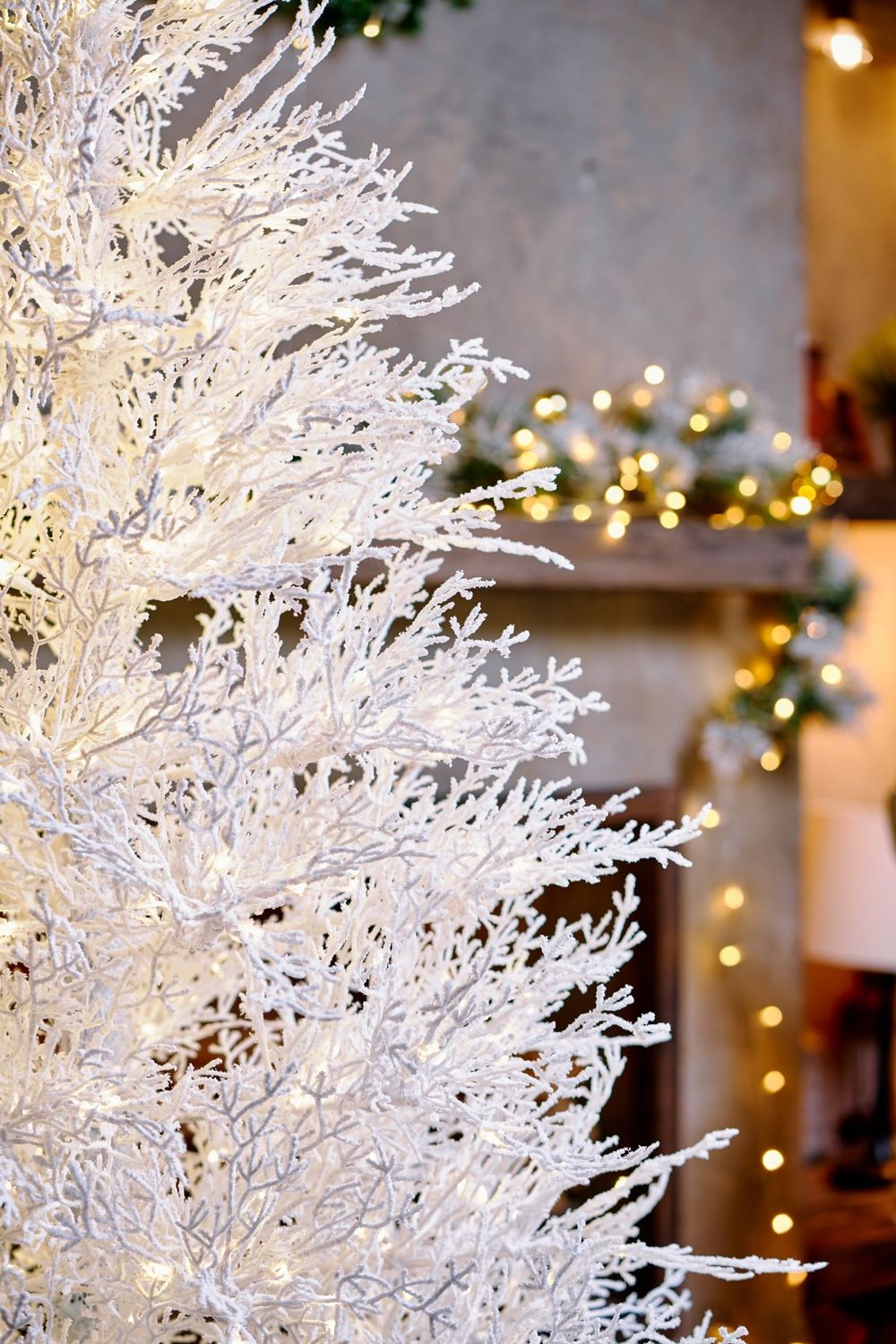 Искусственная белая елка с гирляндой встроенной «Normandia» Нормандия (коралловые ветки) от 2,1 м до 2,4 м