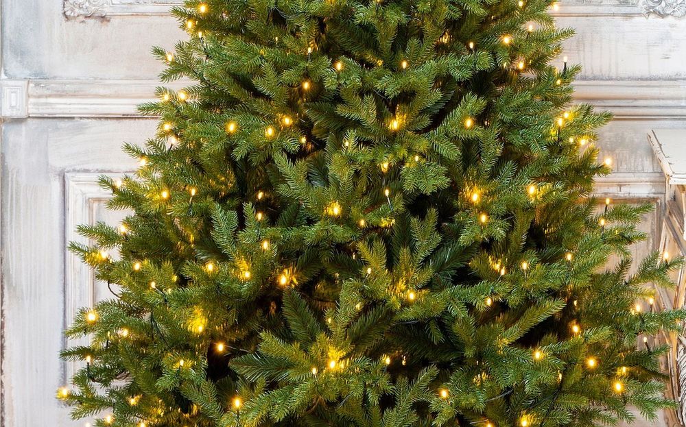 Елка с гирляндой «Графская» (Литая+пвх) от 1,5 м до 2,4 м