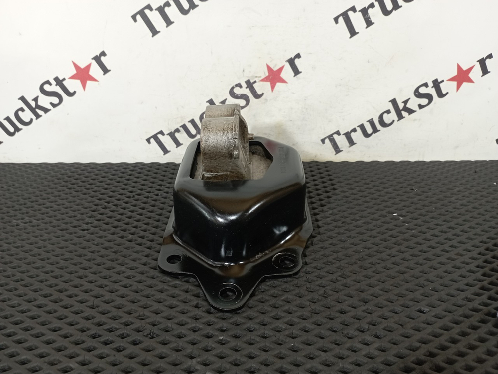 Подушка двигателя задняя