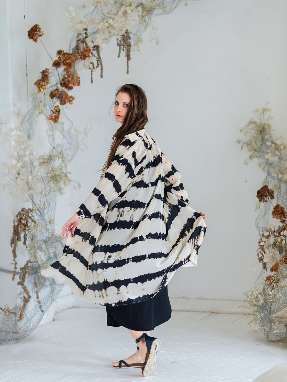 Платье-рубашка ГРАДИЕНТ (черно-белый)