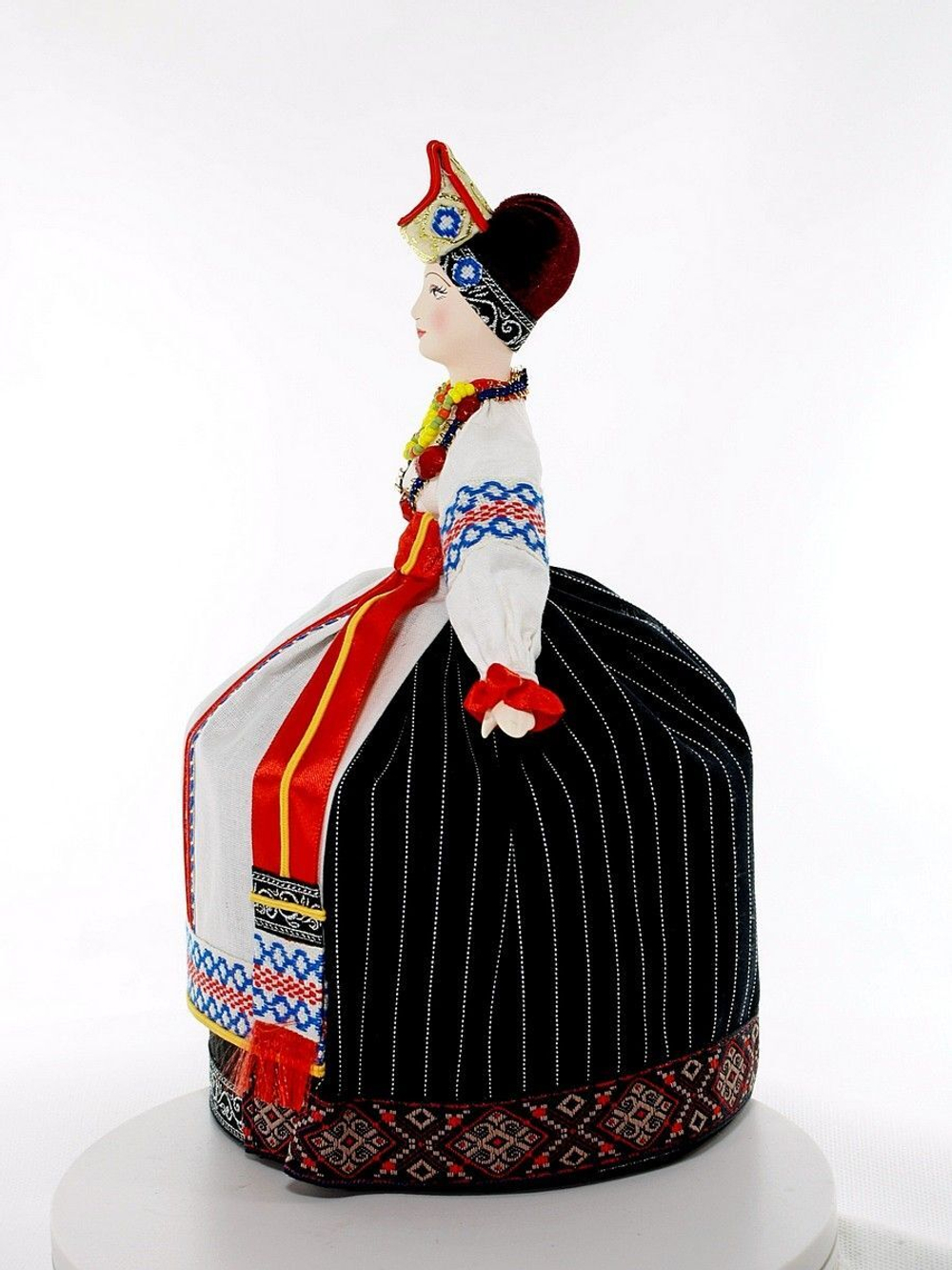 Кукла фарфоровая Воронежский женский костюм