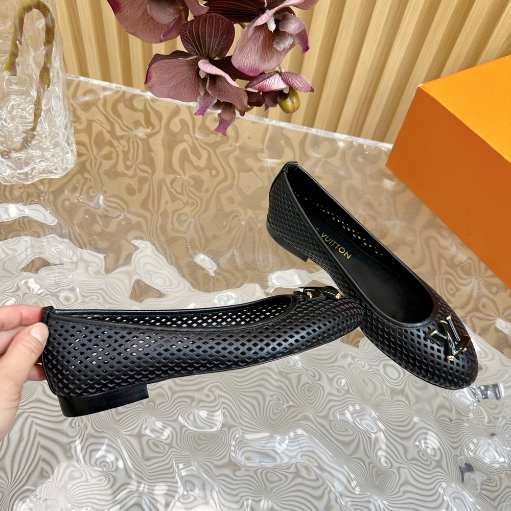 Louis Vuitton Shake Flat Ballerina (2 colors)