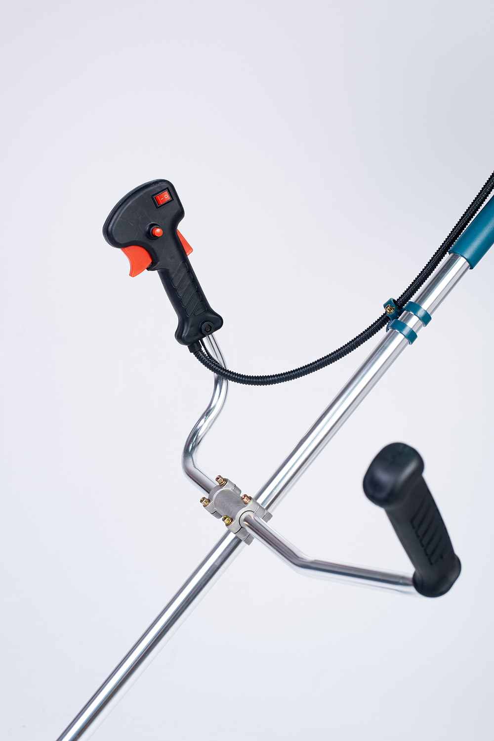 Бензиновый триммер ALTECO GBC 1500