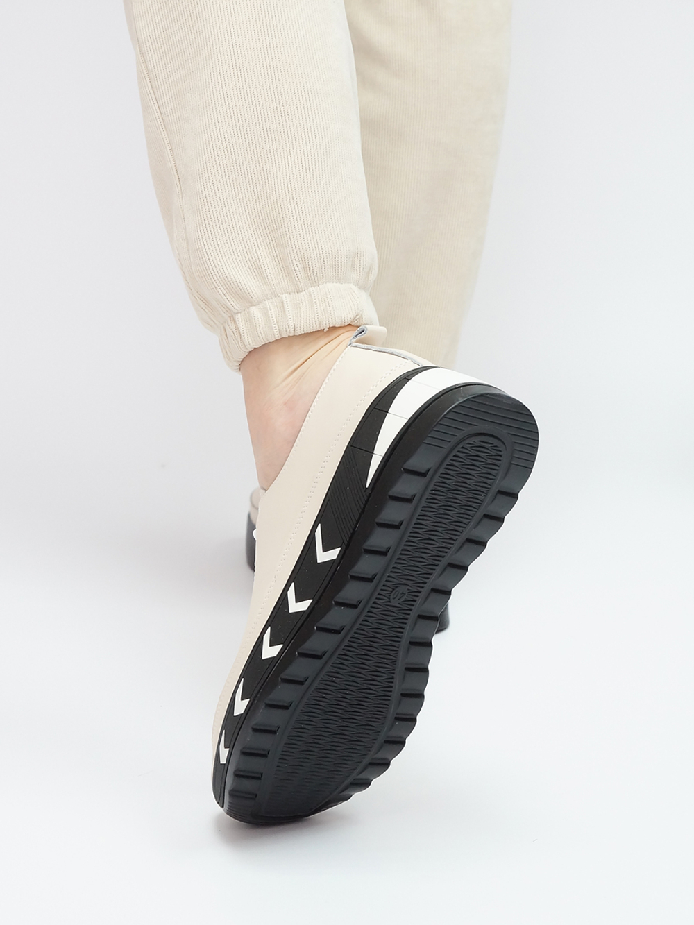 Кроссовки женские демисезонные