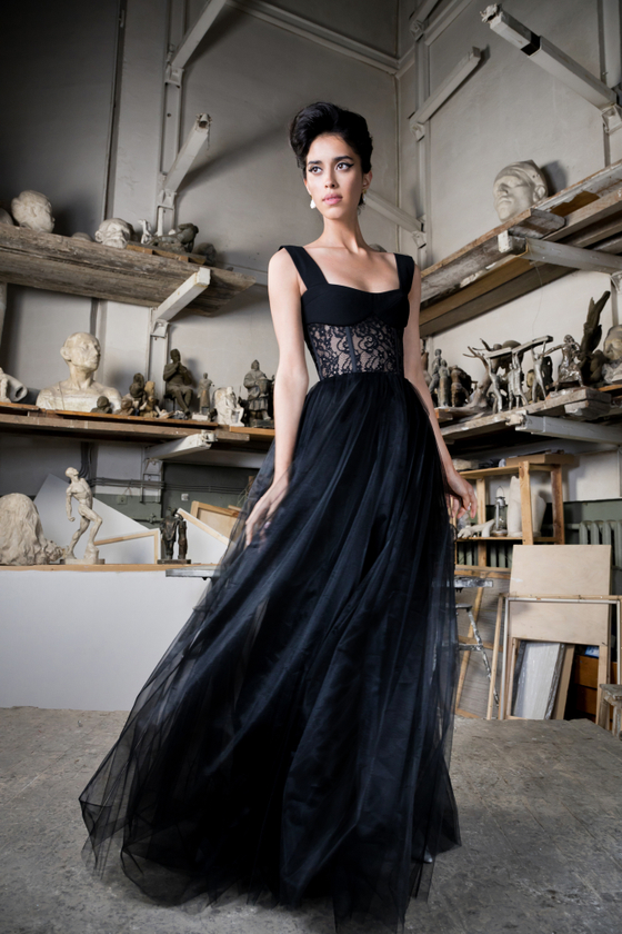 Платье макси из крепа и кружева с объемной юбкой из фатина