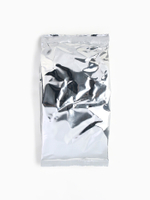 Подарочный набор «Ты совершенна»: крем-мёд с клубникой и хлопком 30 г × 2 шт., арахис в шоколадной глазури 70 г, чай чёрный с тропическими фруктами 50 г, ложка