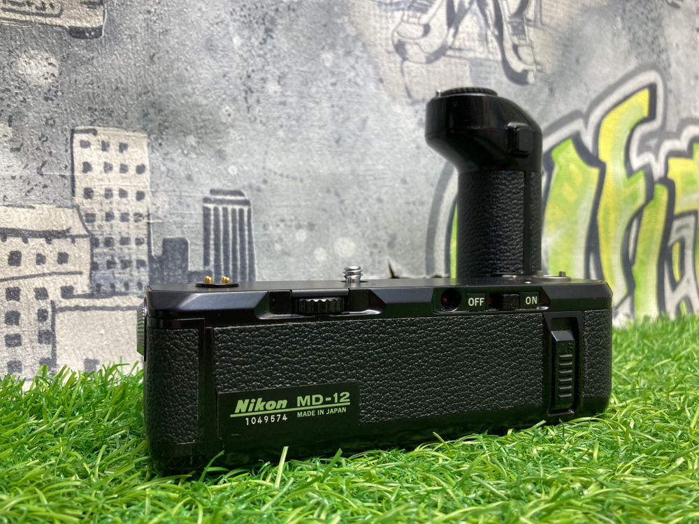 Батарейная ручка Nikon MD-12 Motor Drive