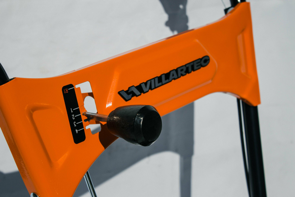 Снегоуборщик бензиновый самоходный VILLARTEC WB5556 / техника для уборки снега, снегоуборочная машина