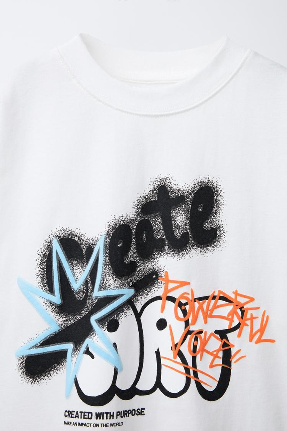 ZARA ФУТБОЛКА С ПРИНТОМ «ГРАФФИТИ», ЖЕЛТОВАТО-БЕЛЫЙ