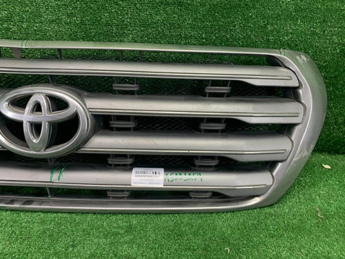 Решетка радиатора Toyota Land Cruiser 200 (2007-2012)