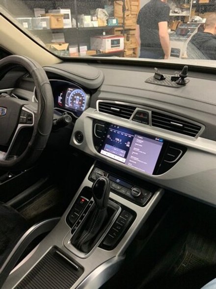 Магнитола для Geely Atlas 2018-2021 - Parafar PF612XHD на Android 13, 8-ядер, 4Гб+64Гб, CarPlay, 4G SIM-слот