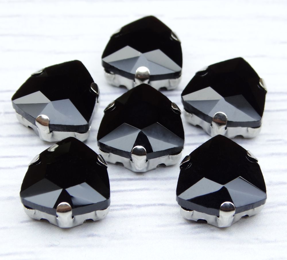 ТЦ022НН12 Хрустальные стразы треугольной формы в цапах, цвет: черный, размер: 12 мм, 3 шт.
