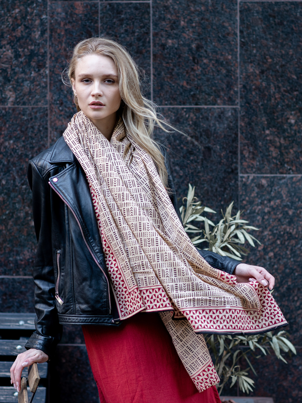 Легкий шарф-платок