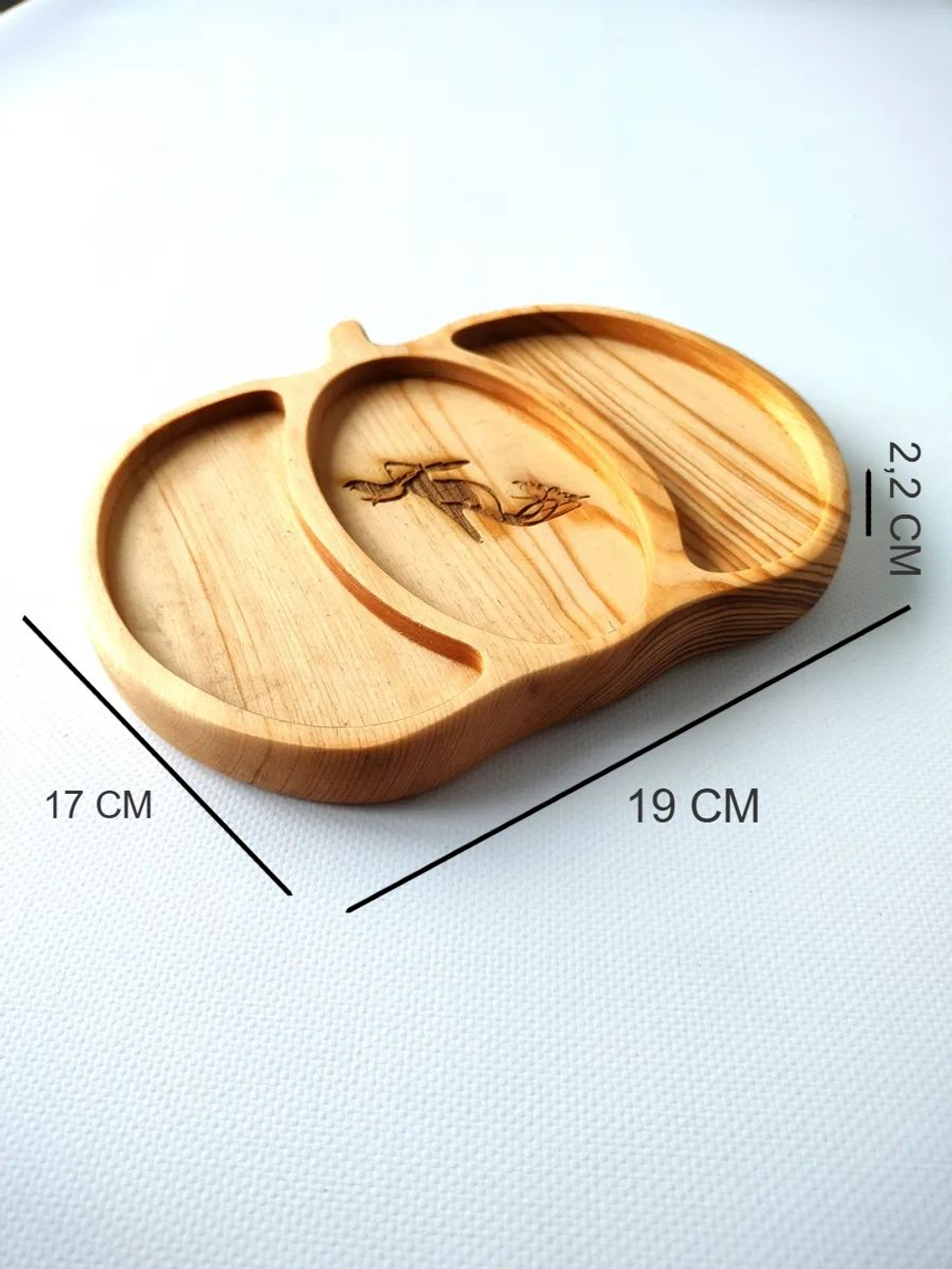 Менажница деревянная из сибирского кедра для подачи блюд и закусок с гравировкой "ТЫКОВКА". MG102