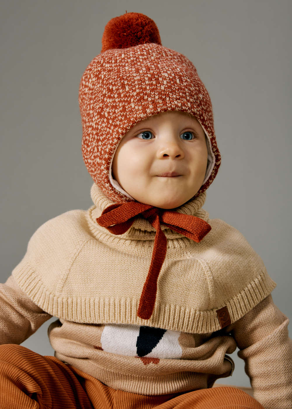 Зимний комплект шапка с манишкой