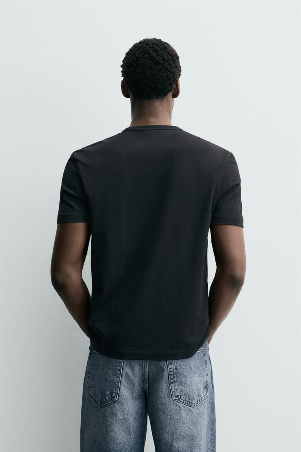 ZARA ФУТБОЛКА С ВОРОТНИКОМ НА ПУГОВИЦАХ, ЧЕРНЫЙ