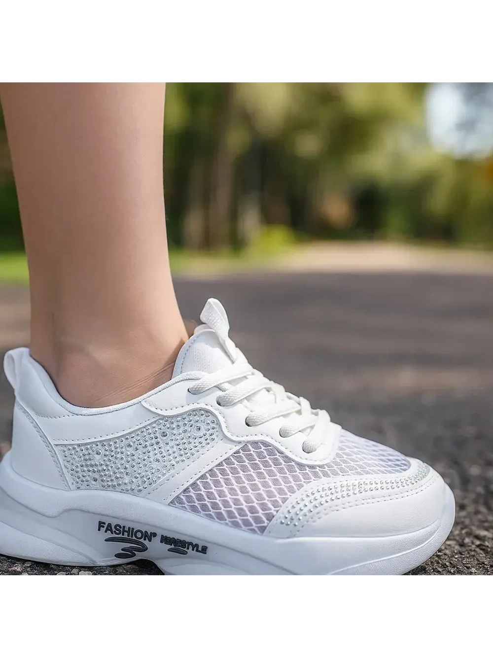 Кроссовки для девочки.