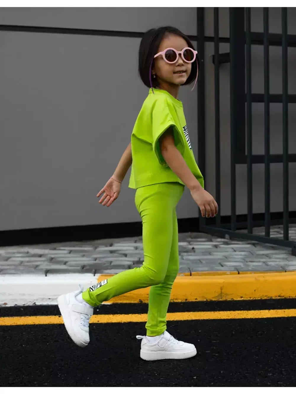 Костюм для девочки на осень