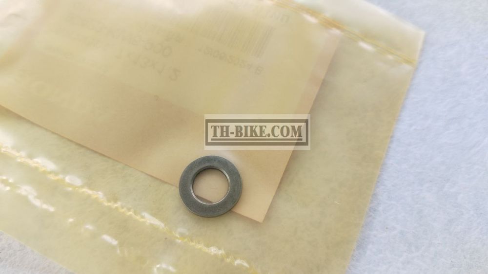 90423-KW6-900. WASHER, 7X13X1.2. HONDA