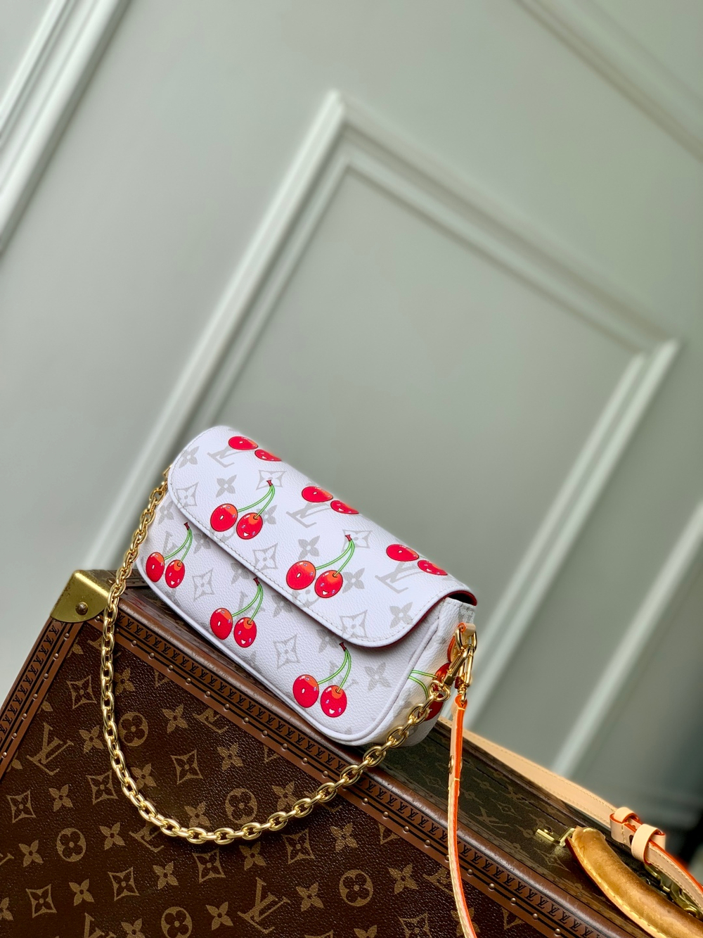 Louis Vuitton Ivy Wallet On Chain Bag