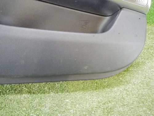 Обшивка двери задняя левая Kia K900 KH (2018-2022)