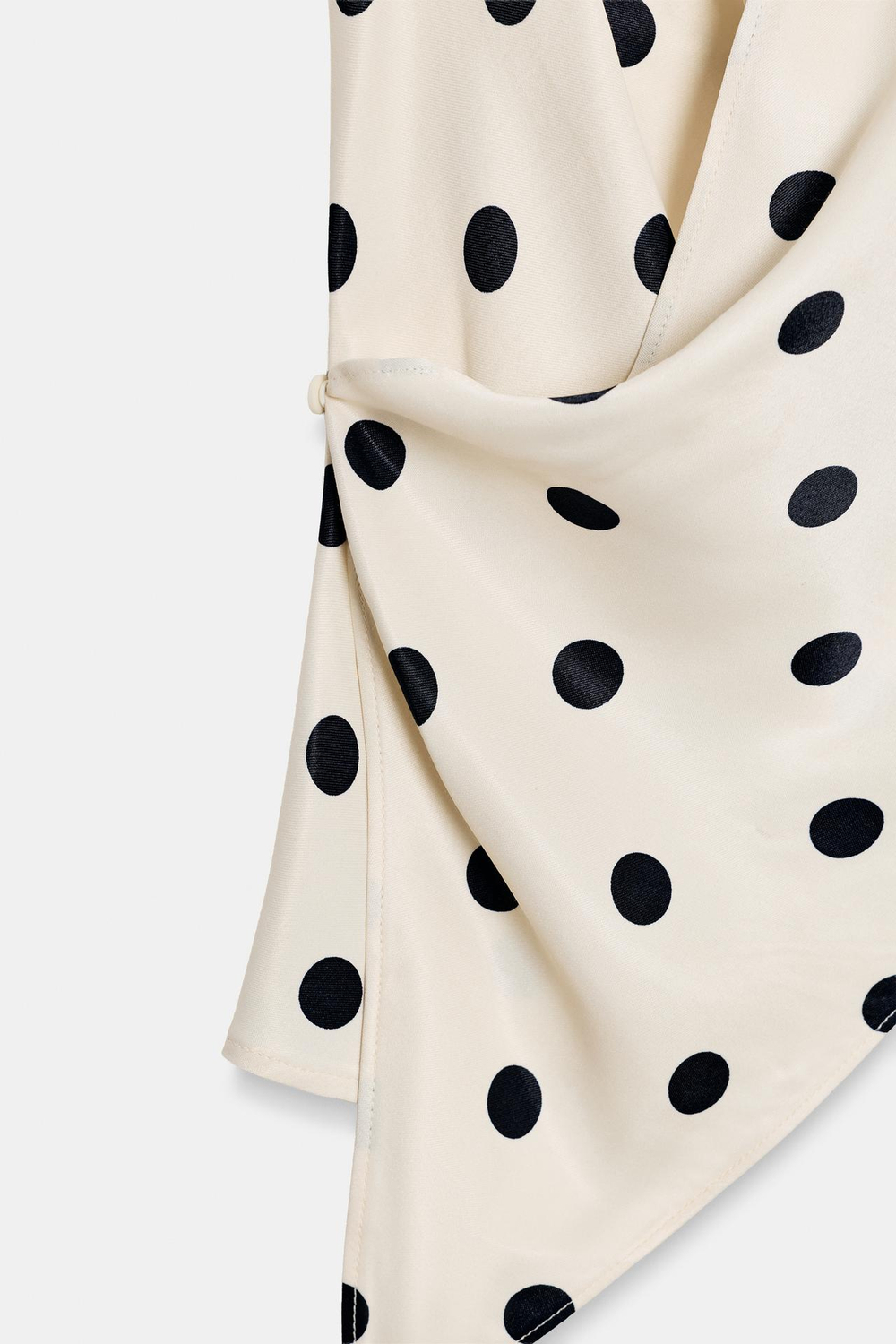 ZARA АТЛАСНЫЙ ТОП С ГОРЛОВИНОЙ ХАЛТЕР В ГОРОШЕК, БЕЛЫЙ/ЧЕРНЫЙ