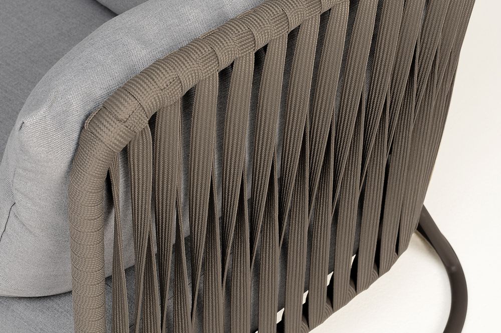 "Багамы" диван 3-местный плетеный из роупа, каркас алюминий бежево-серый (RAL7006) муар, роуп серо-коричневый 23мм, ткань светло-серая