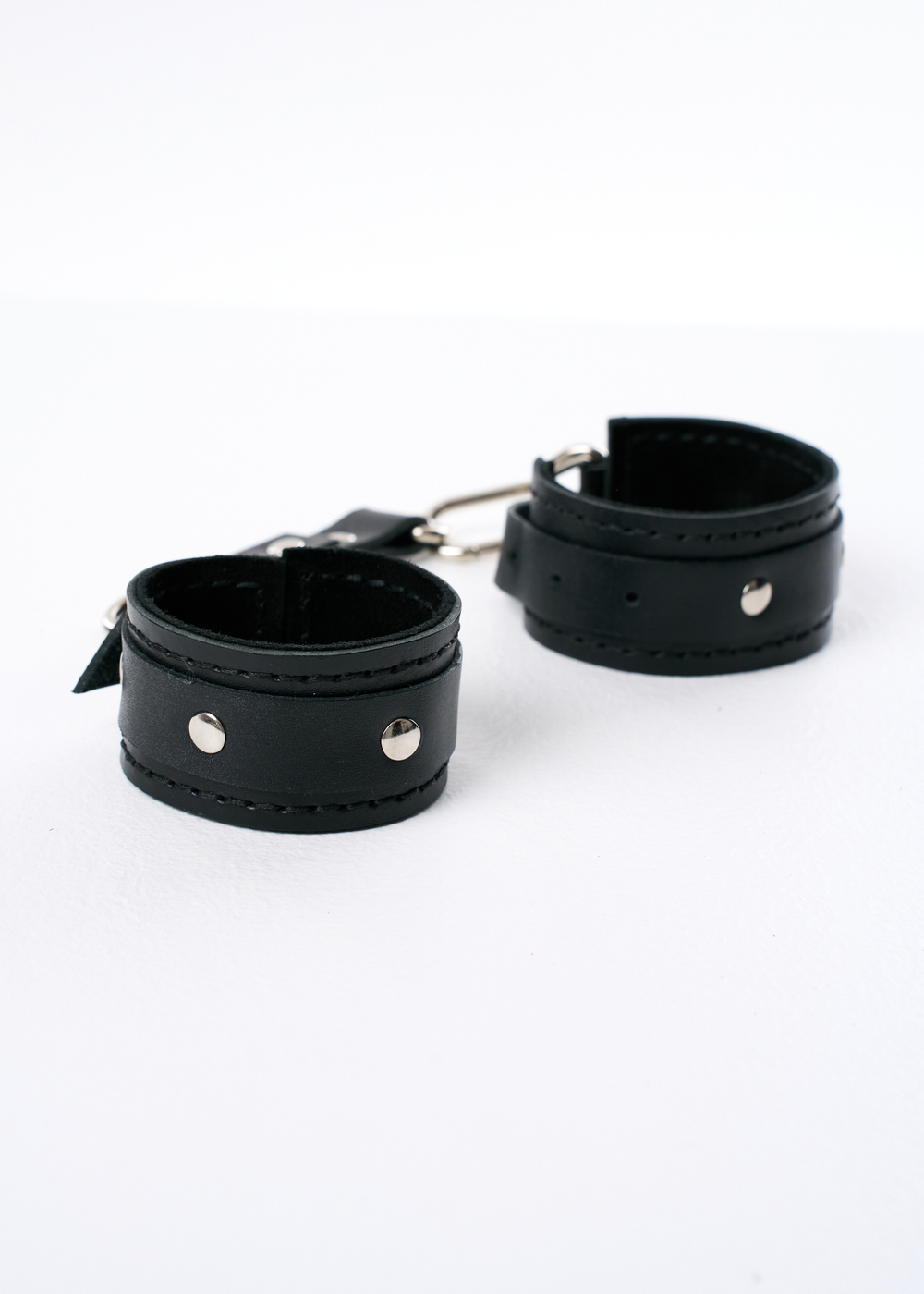 Наручи Бархатные оковы