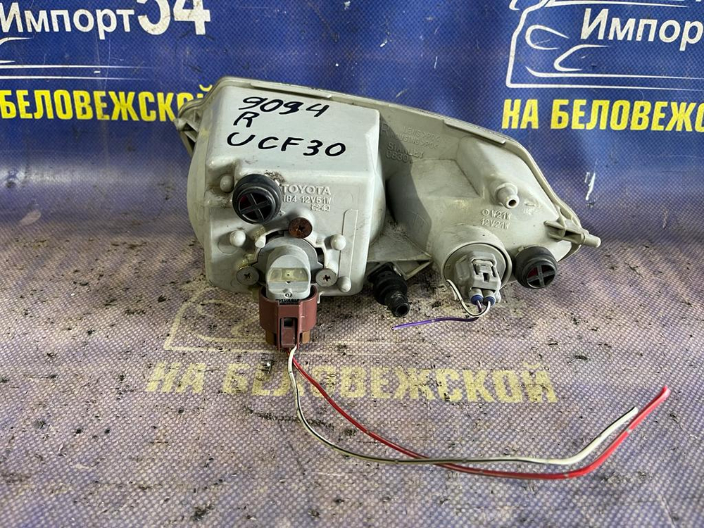 Туманка правая TOYOTA CELSIOR 2000-2003