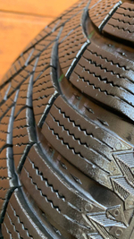 Продается зимняя резина 195/65 R15