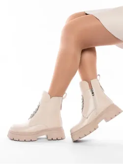 Зимние ботинки на высокой платформе