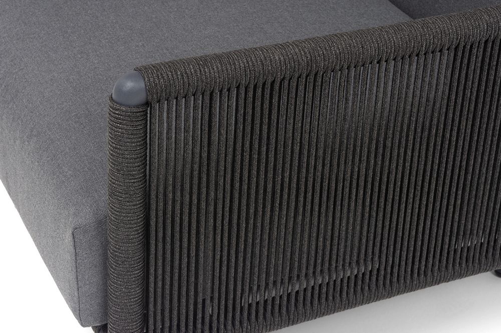 "Джелло" кресло плетеное из роупа, каркас алюминий темно-серый (RAL7024) муар, роуп темно-серый круглый, ткань темно-серая 027