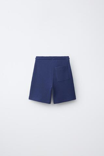 ZARA ВАФЕЛЬНЫЕ ШОРТЫ-БЕРМУДЫ, ЯРКО-СИНИЙ