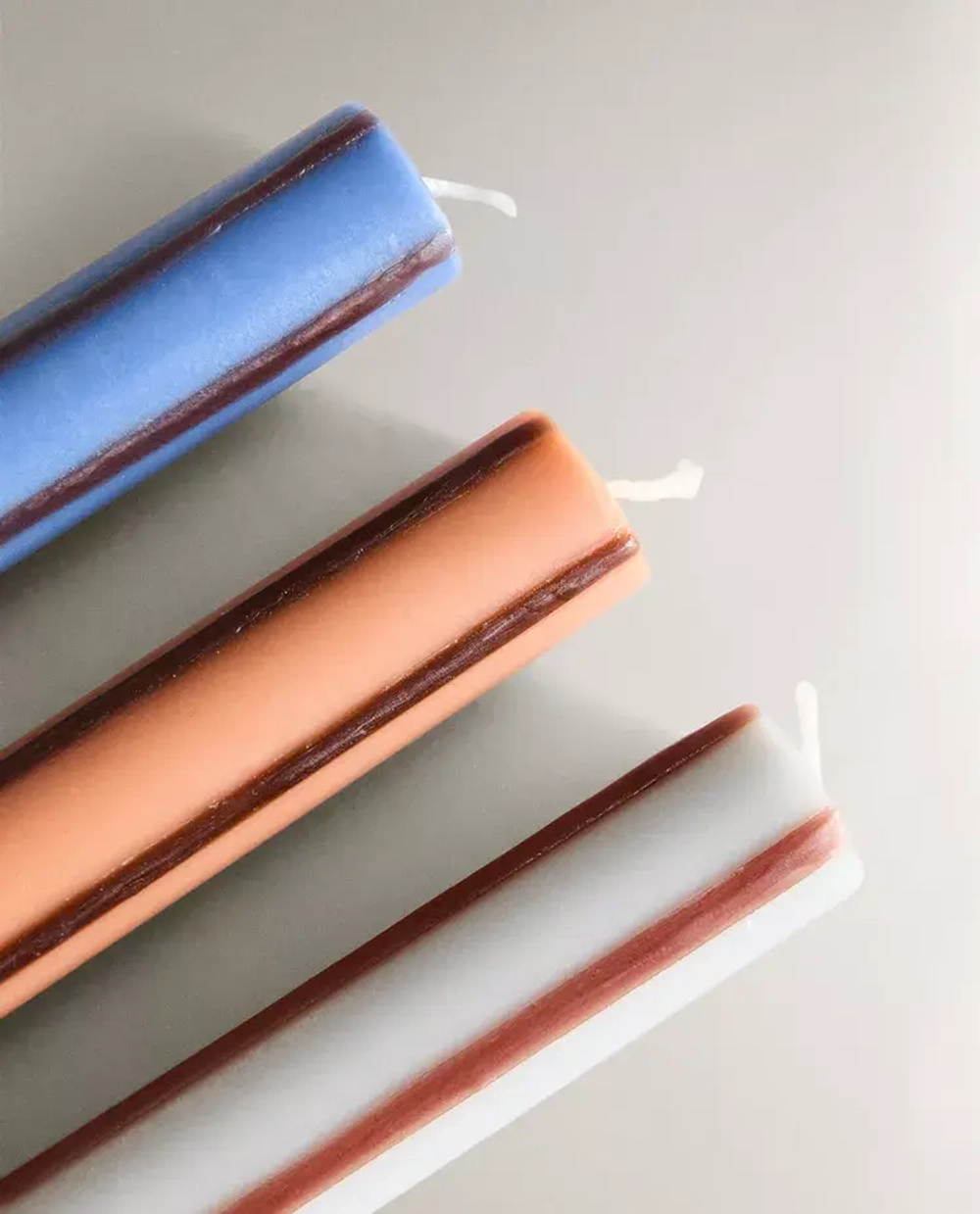 ZARA HOME НАБОР ДЛИННЫХ СВЕЧЕЙ В ПОЛОСКУ (3 ШТ.), РАЗНОЦВЕТНЫЙ