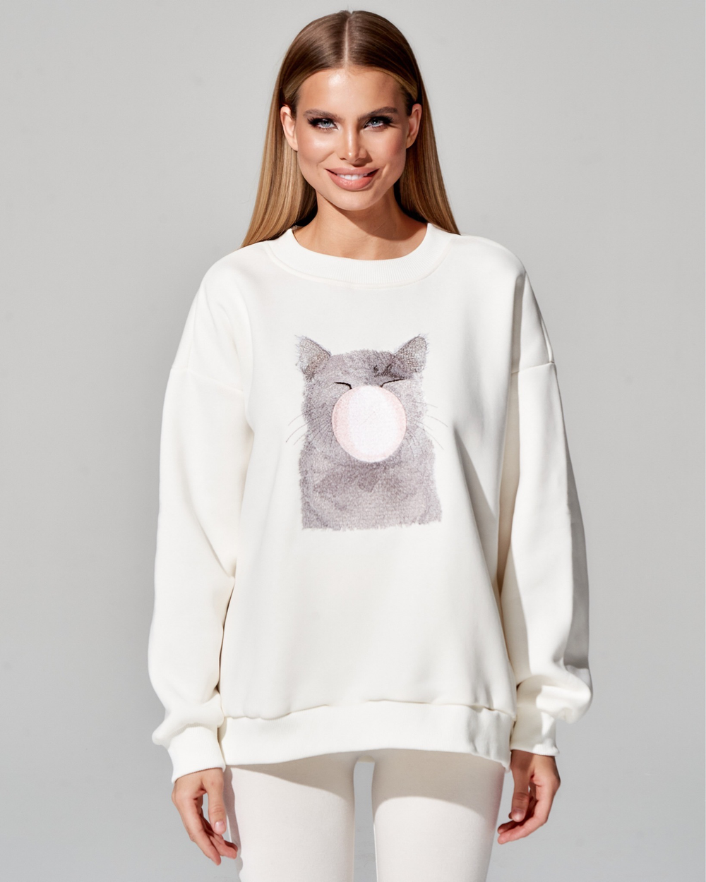 Свитшот из благотворительной капсулы “Happy Cat”