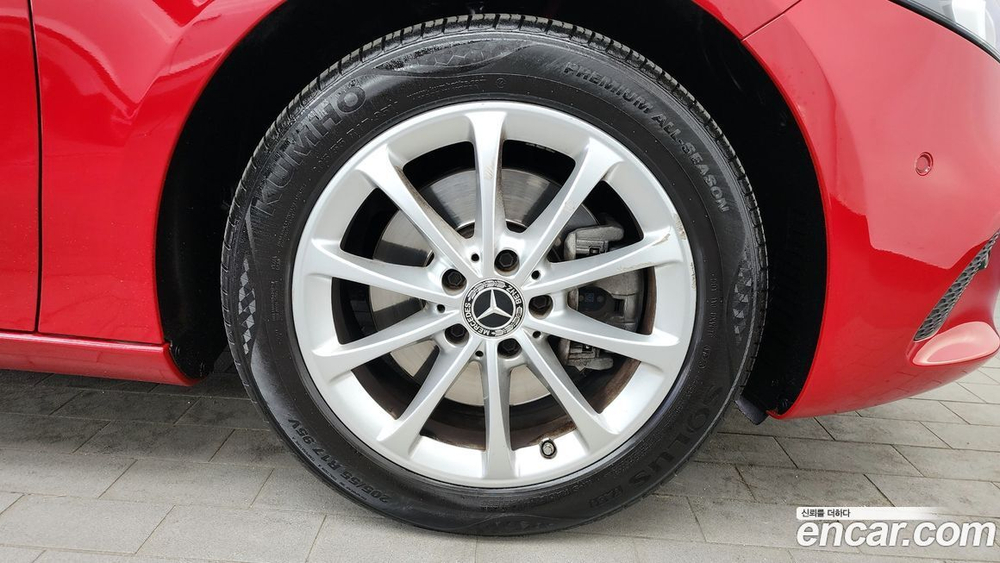 Mercedes-Benz A-Class W177 A220 Hatchback (09.2019)