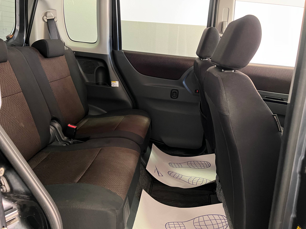 Nissan Roox, 2012 год