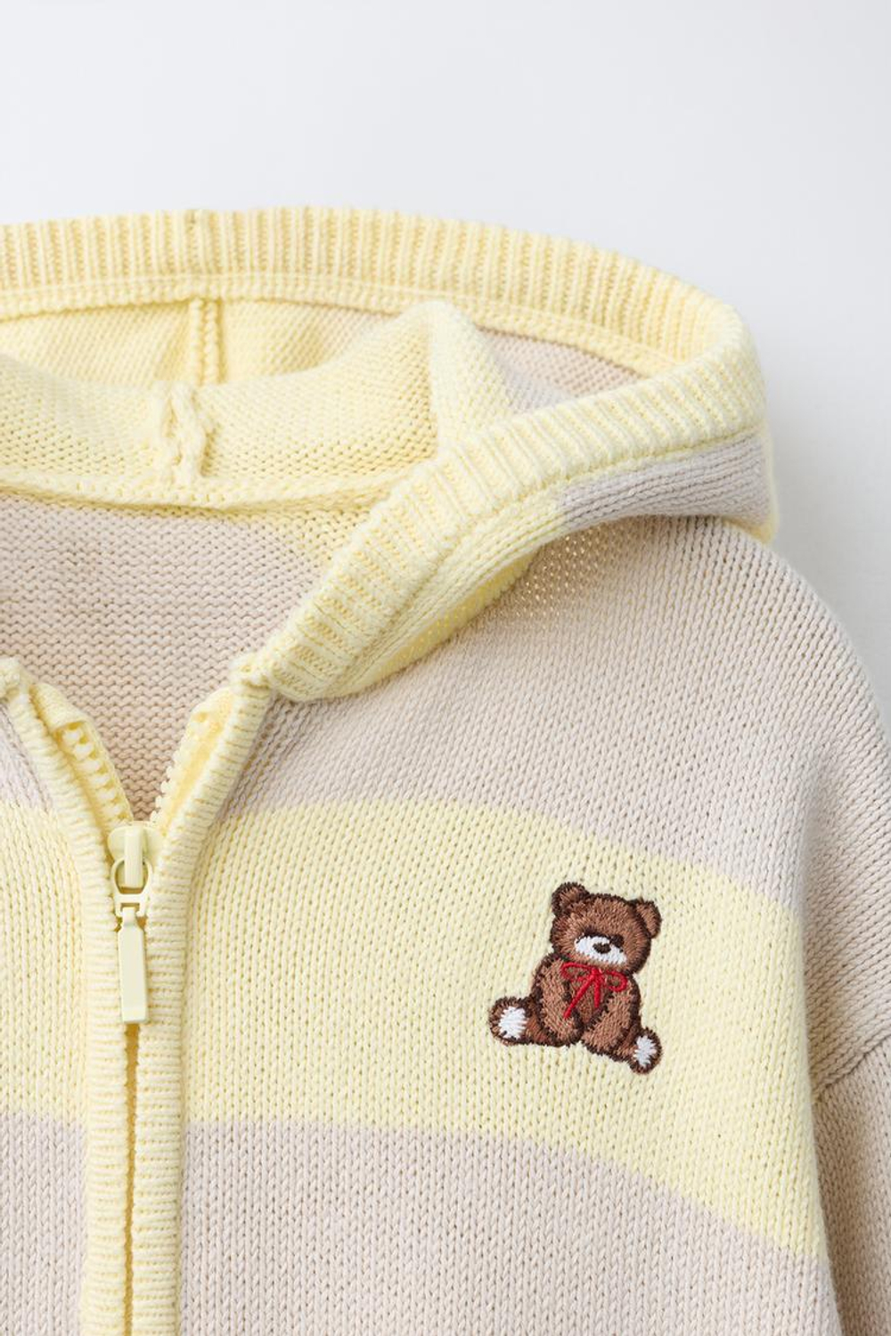 ZARA ТОЛСТОВКА СКАПЮШОНОМ, СВЕТЛО-ЖЕЛТЫЙ