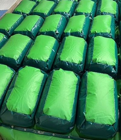 Надувная подушка зоны приземления батутных центров - на съёмных грибках - УСИЛЕННАЯ - ВЫСОКАЯ