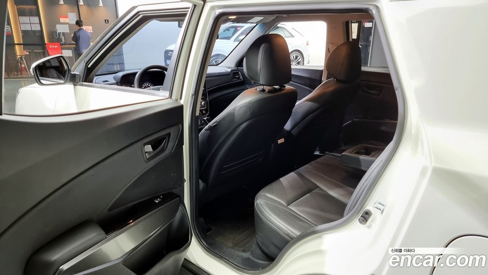 KG Mobility (Ssangyong) Very New Tivoli Дизель 1.6 2WD (09.2020)