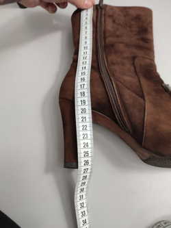 Сапоги Salvatore Ferragamo демисезонные 38 размер