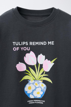 ZARA ФУТБОЛКА С ЦВЕТОЧНЫМ ПРИНТОМ, АНТРАЦИТОВО-СЕРЫЙ